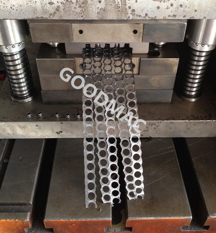 High speed metal eyelet stamping molds (tool, die)