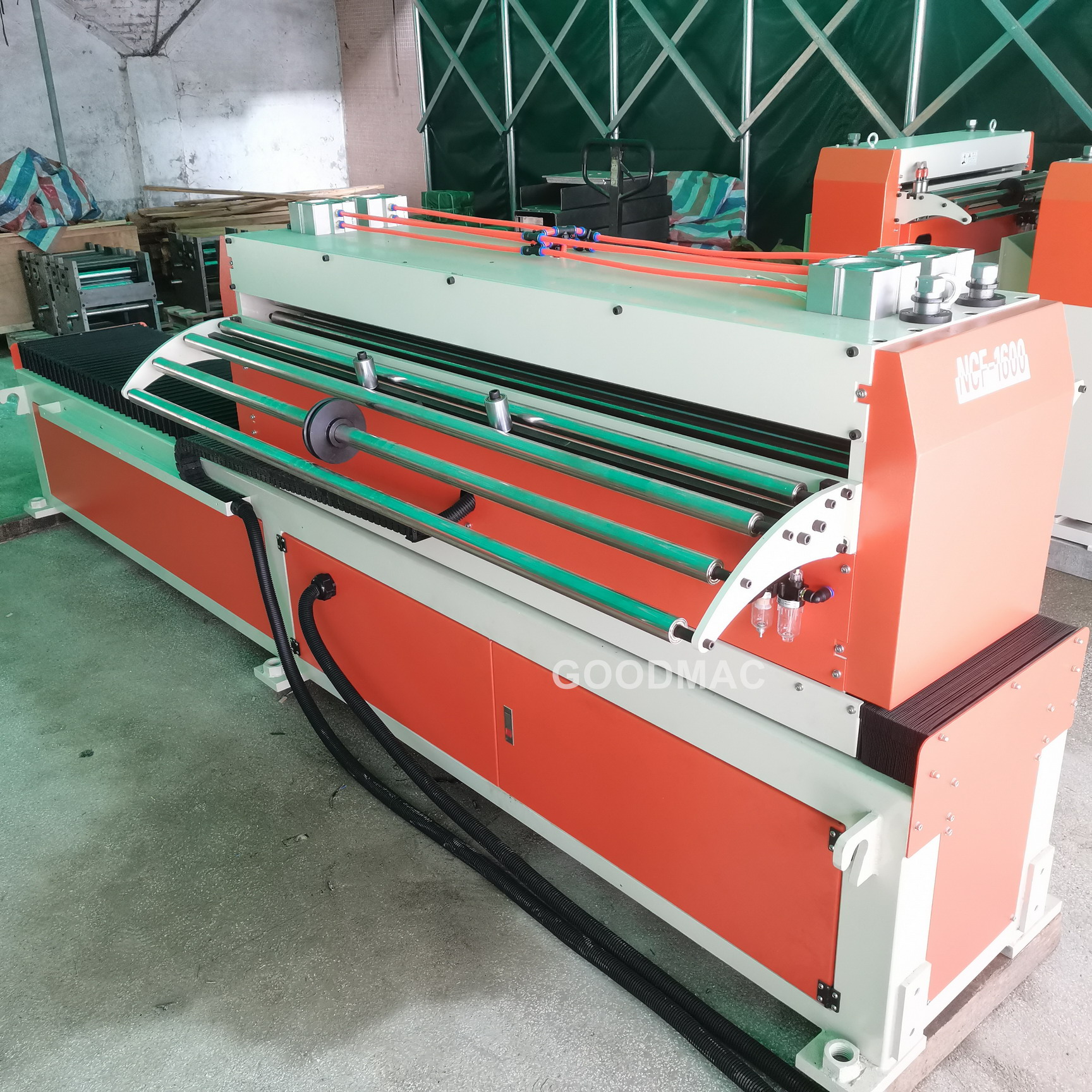 Deliver some big zigzag NC servo roll feeders