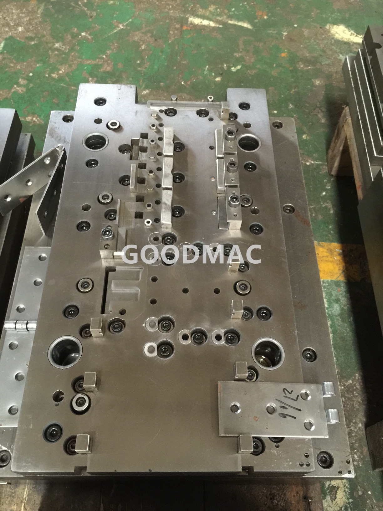 Doors and windows hinges, pipe clamps etc stamping molds